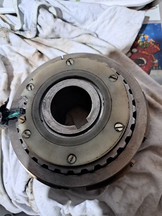 Reparatie roata conducatoare BULDOZER