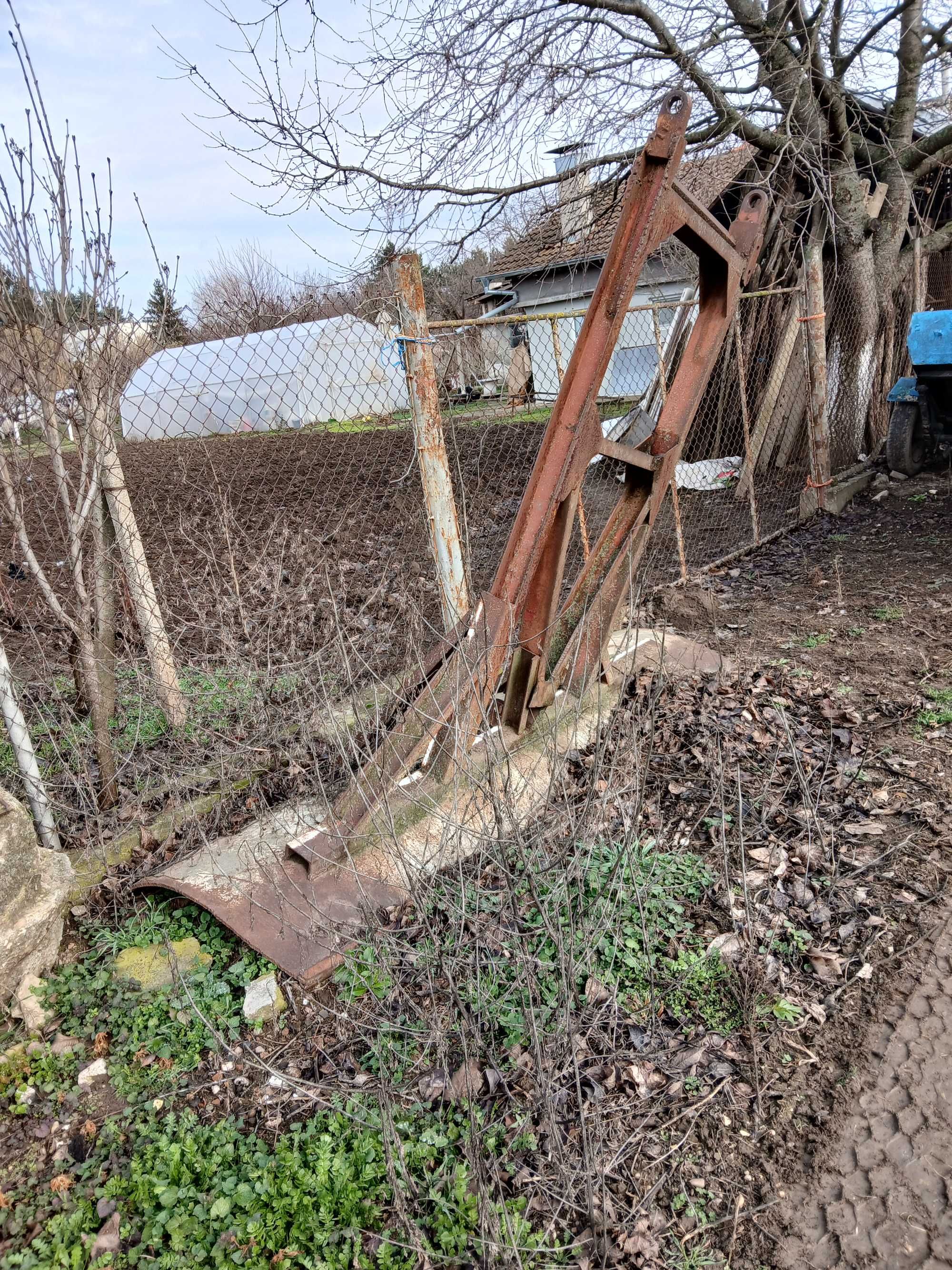 Продавам гребло за сняг