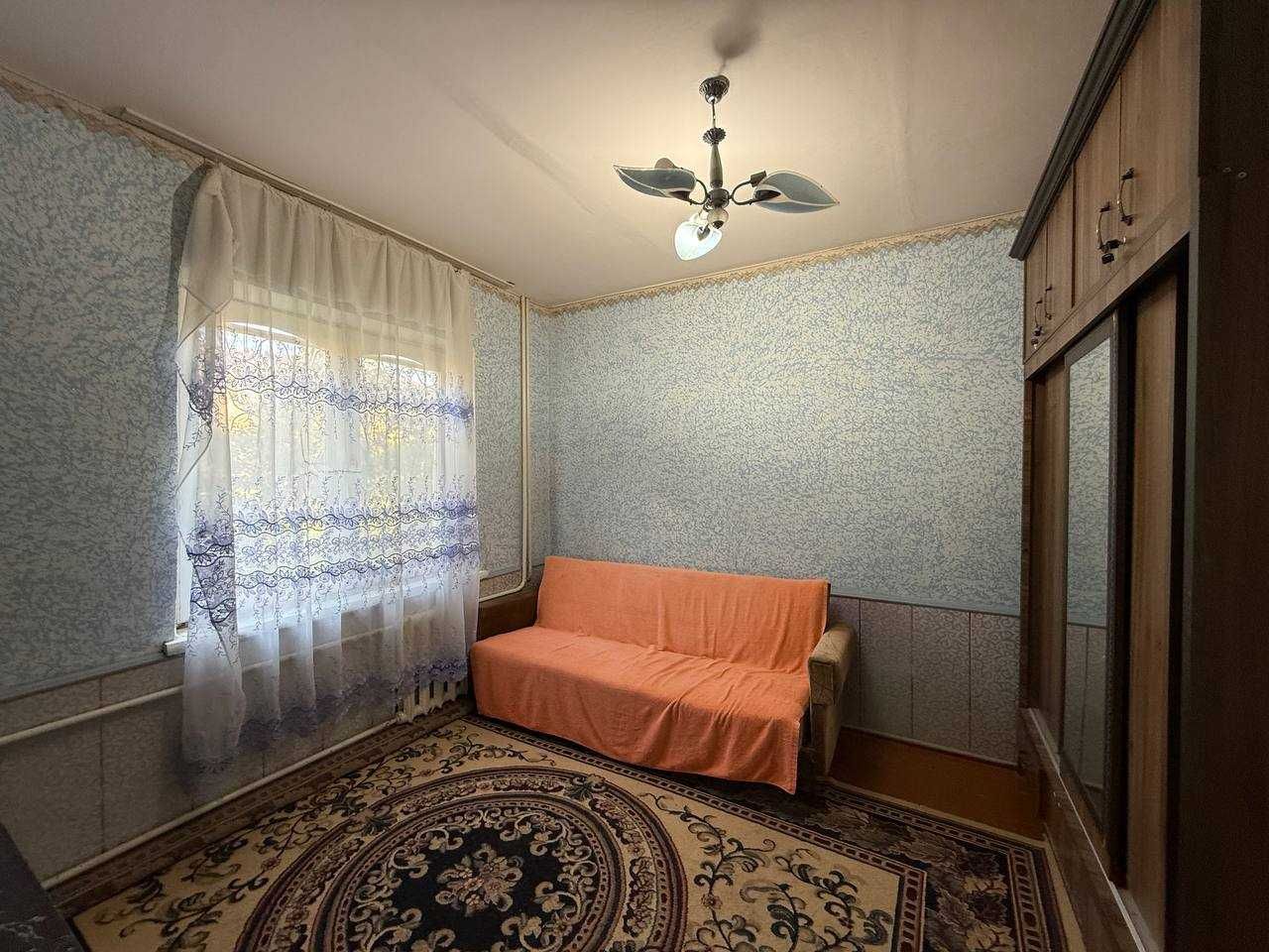BUXORODA xonadon kvartira uy sotiladi 2 xonali 60m² 1-qavat.