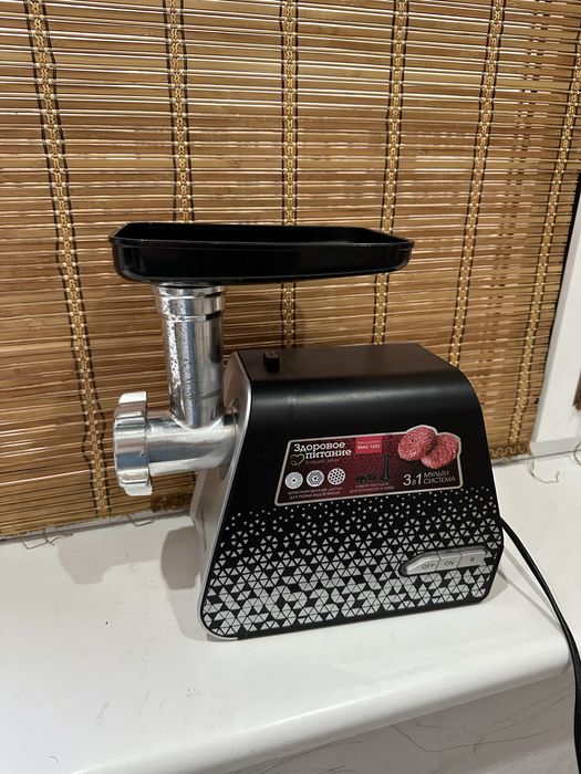 Мясорубка Redmond rmg-1222