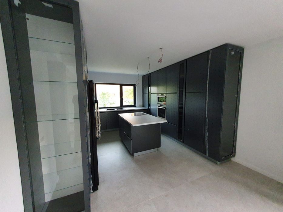 Mobila la comanda, bucătărie, dressing, baie, hol, living etc