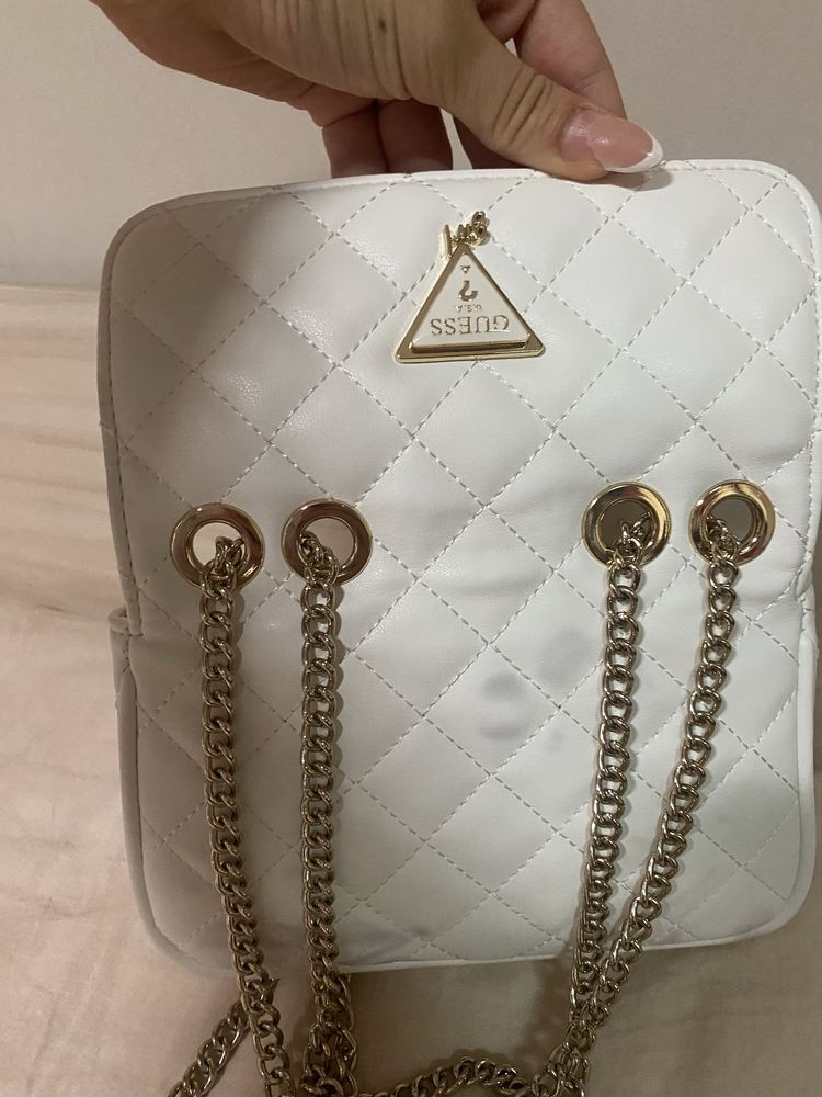 Оригинална чанта Guess