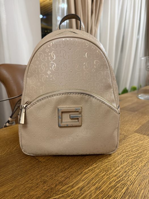 Дамски чанти и раници