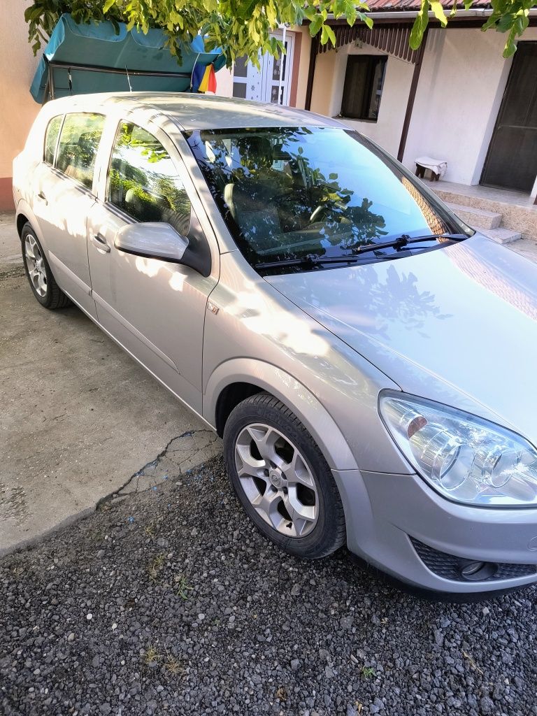 Opel Astra H Hatckbac