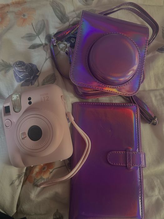 Продам instax mini 12
