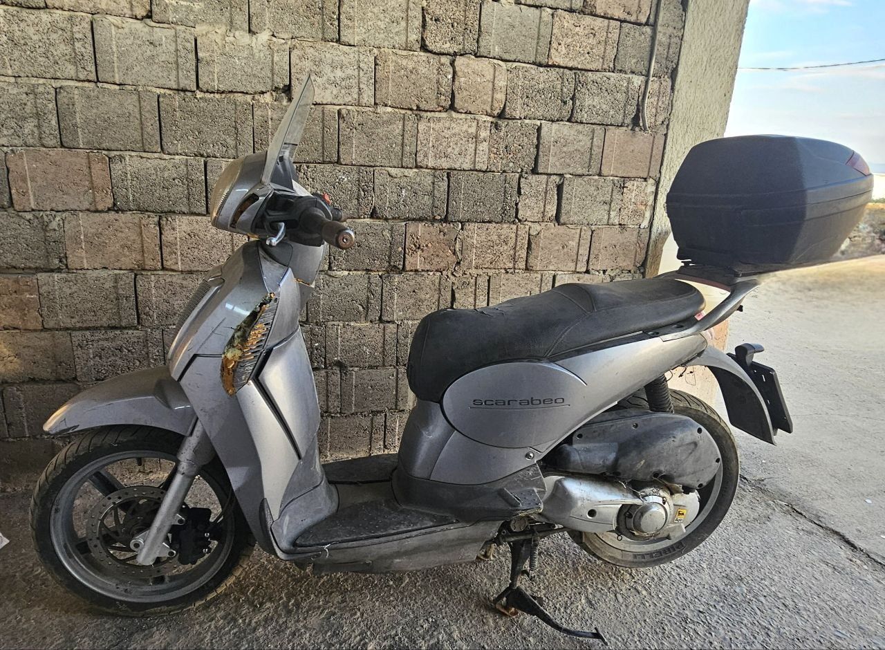 Scarabeo 200cc vind