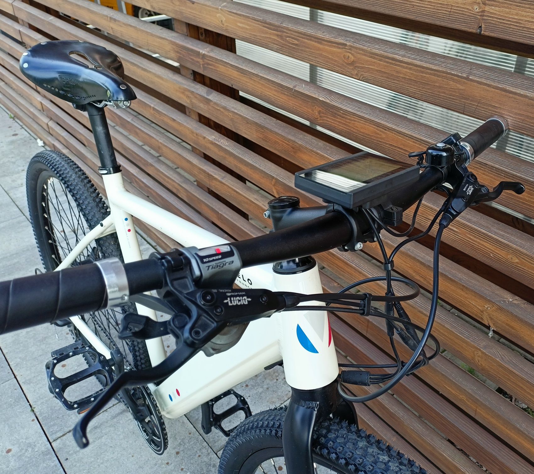 Bicicleta Gravel electric, roti 27.5", shimano 105