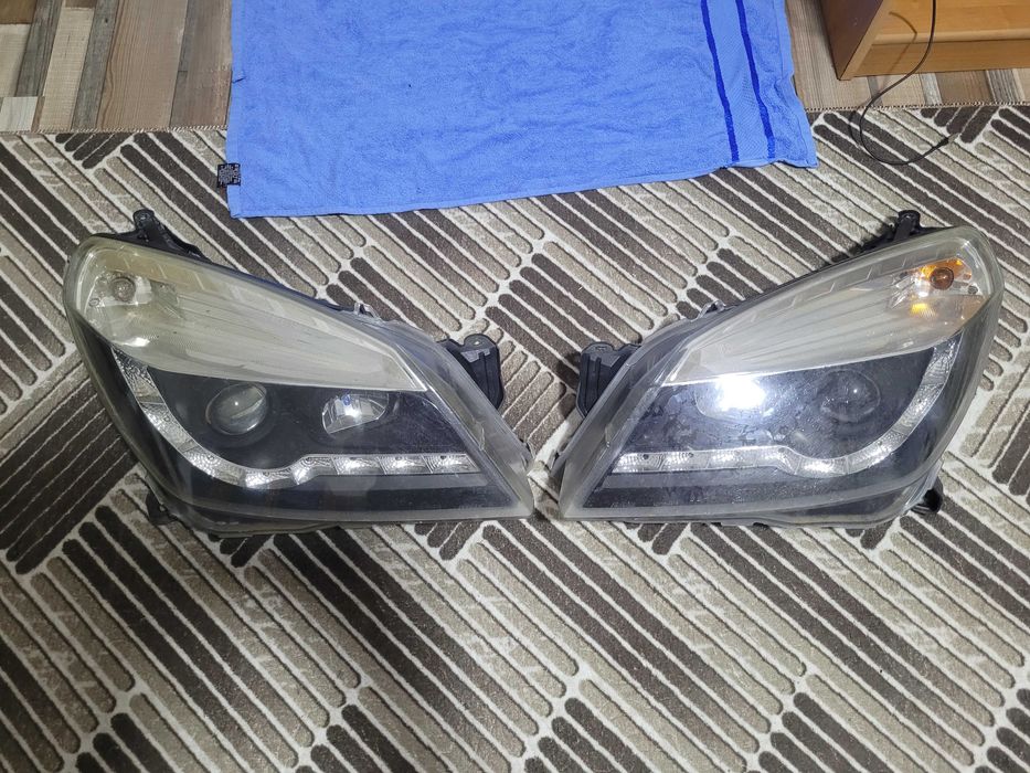 Faruri Opel Astra H GTC