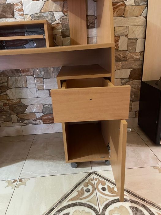 Birou multifuncțional