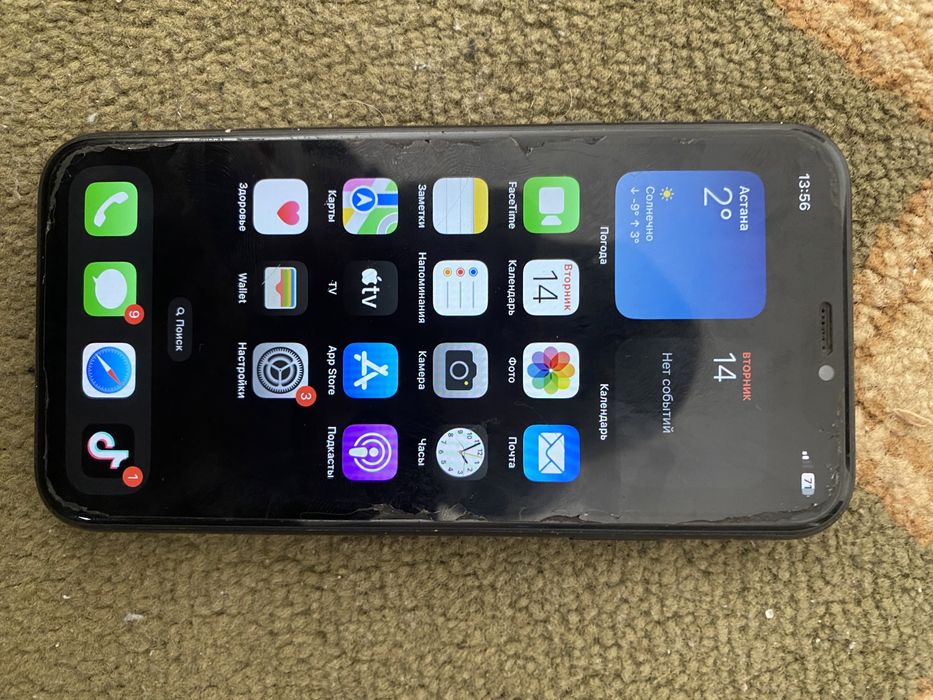 Продам iPhone XR