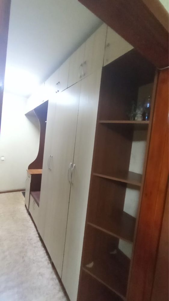 Продам шкаф в прихожую