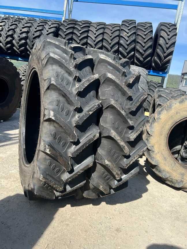 Cauciucuri noi radiale 420/85R38 pentru tractor marca BKT