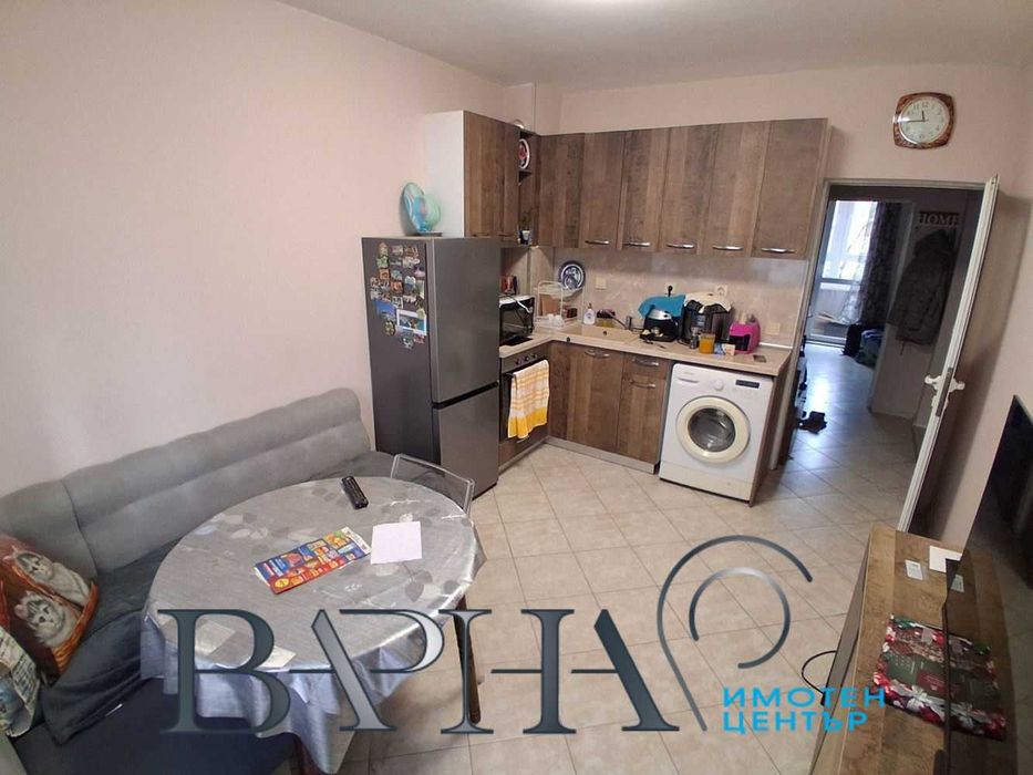 Дава се под наем Двустаен апартамент в Варна, Център - 50 кв.м за 357 € - Снимка #1