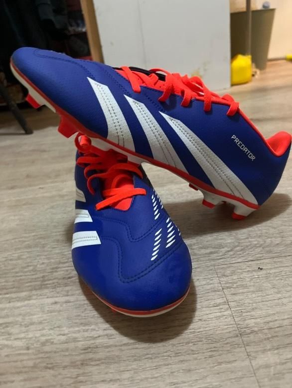 бутонки adidas predator academy
