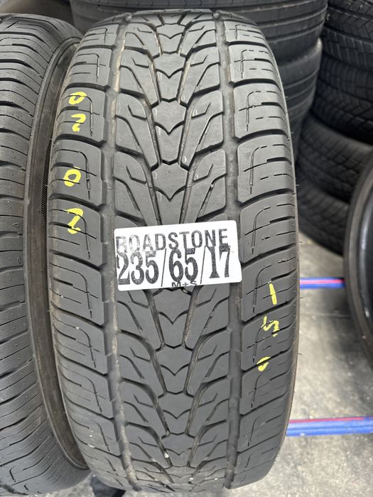 235/65/17 Roadstone M+S