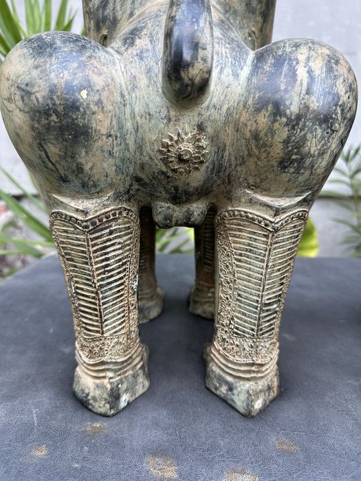 Pereche de lei antici thailandezi din bronz