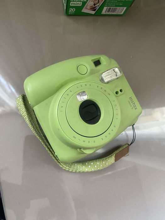 Пленочный фотоаппарат instax mini 9