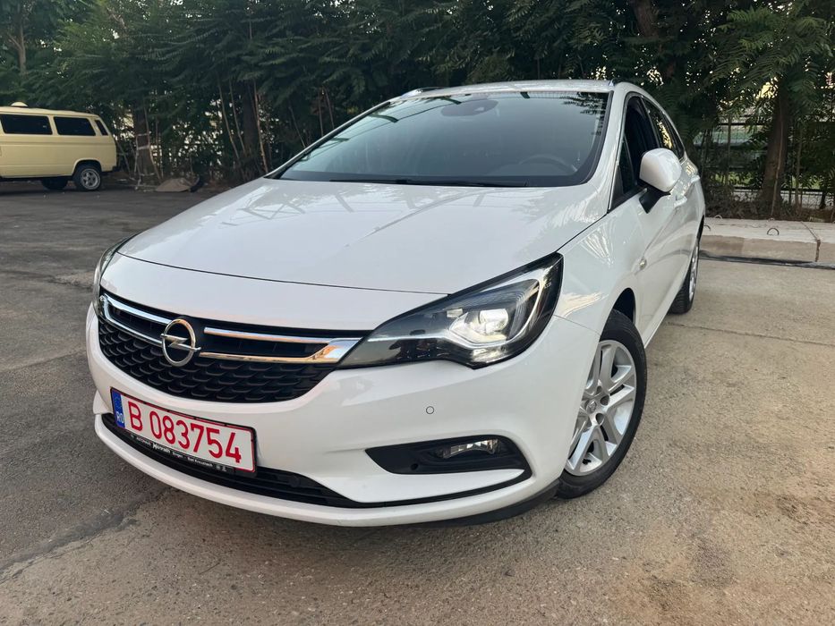 Opel Astra Innovation Led Matrix navi i link apple/android car play RAR