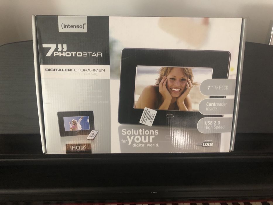 Rama foto cu telecomanda,noua