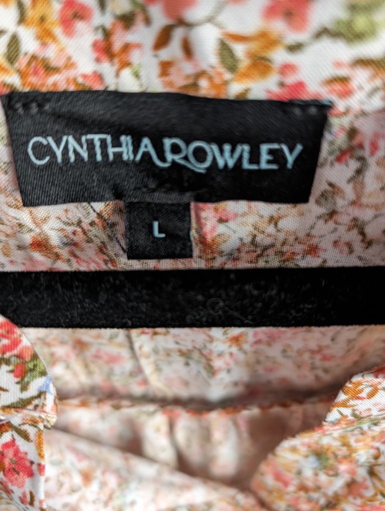 Bluza mărime L,Cynthia R.