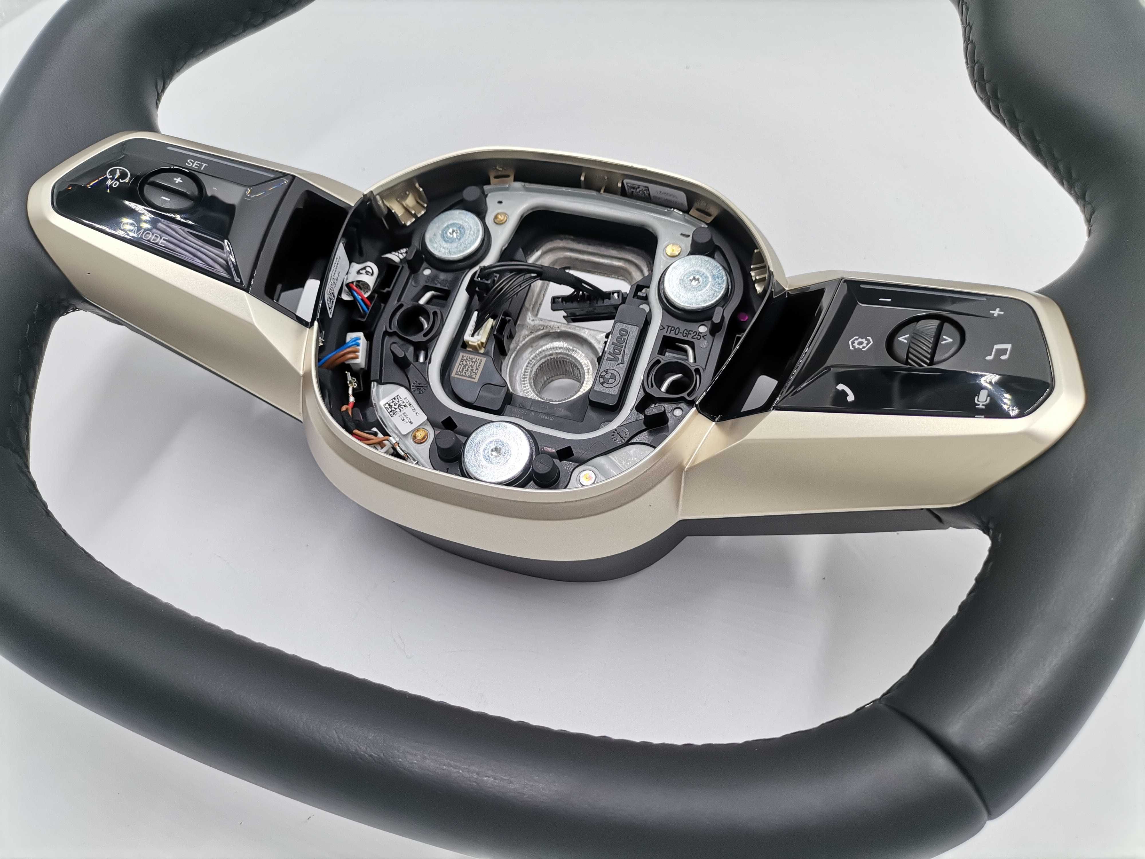 Мултифункционален Черен Кожен Волан BMW IX I20 - Перфектен