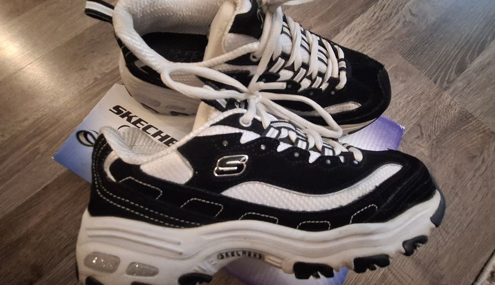 Оригинални маратонки "SKECHERS "!