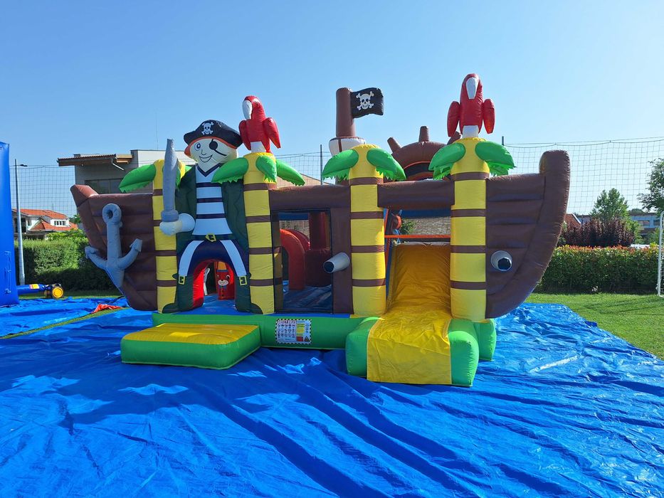 Разпродажба на надуваеми съоръжения, атракциони , батути  , игри