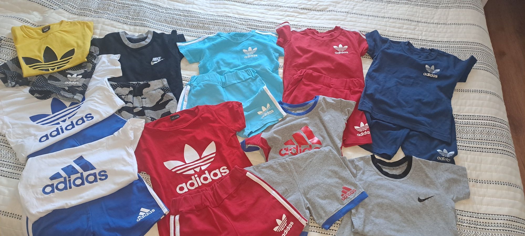 Trening  adidas  doua bucăți 4 ani