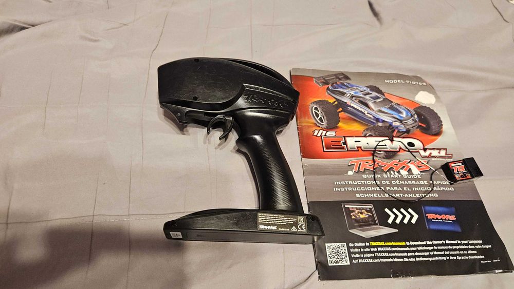 2 канална апаратура / дистанционно Traxxas TQ 2.4GHz