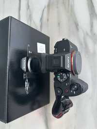 Aparat Foto mirrorless Sony A7R V ILCE-7RM5  61 MP si 3 obiective GM