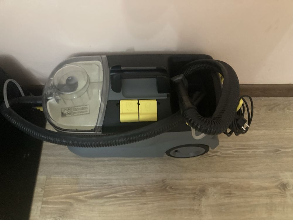 Продается химчистка Karcher puze 10