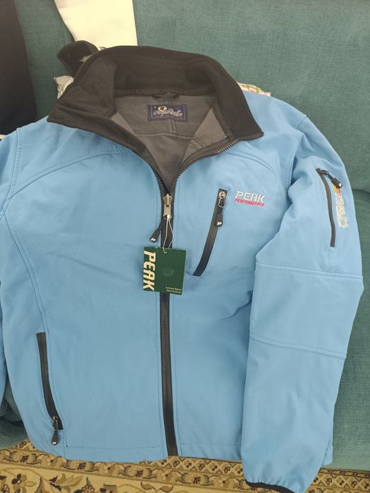 Куртка ветровка новая размер 46-48