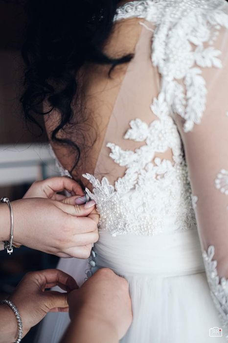 Vând rochie de mireasa+ voal