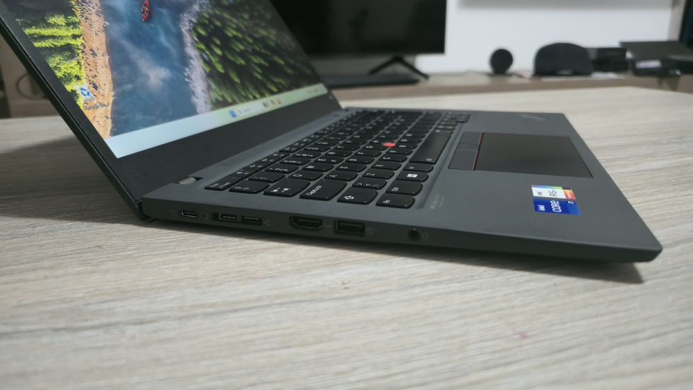 Laptop Lenovo Thinkpad T14s, i7 gen11, 16Gb, ssd 512Gb, 14.1 Fhd
