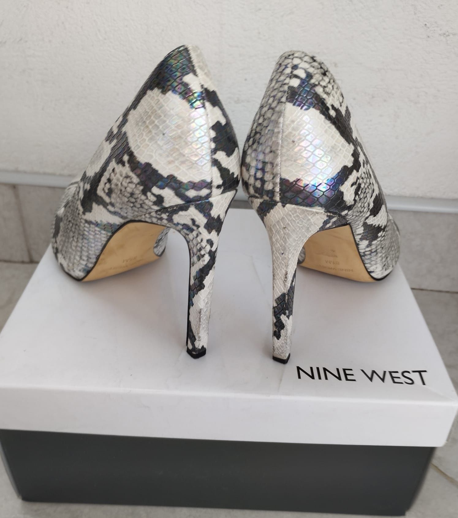 Pantofi varf ascuțit Nine West