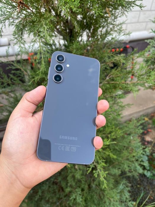 Samsung S23 Fe 128гб в идеале