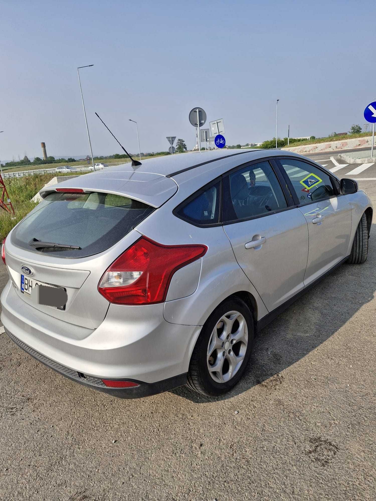Vând Ford focus  2012