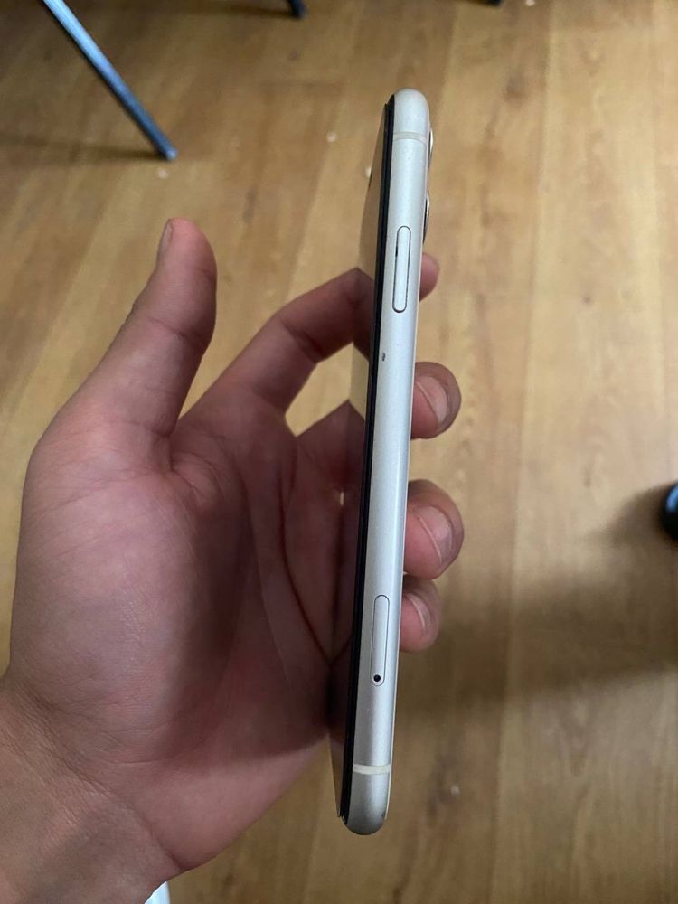Iphone 11  yomkost 68%  ideal karobka dakumenti bor ochilmagan