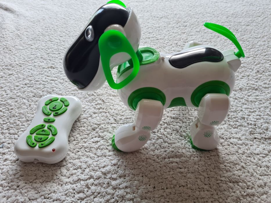 Играчка куче робот Robodog, говори, пее, отлично състояние
