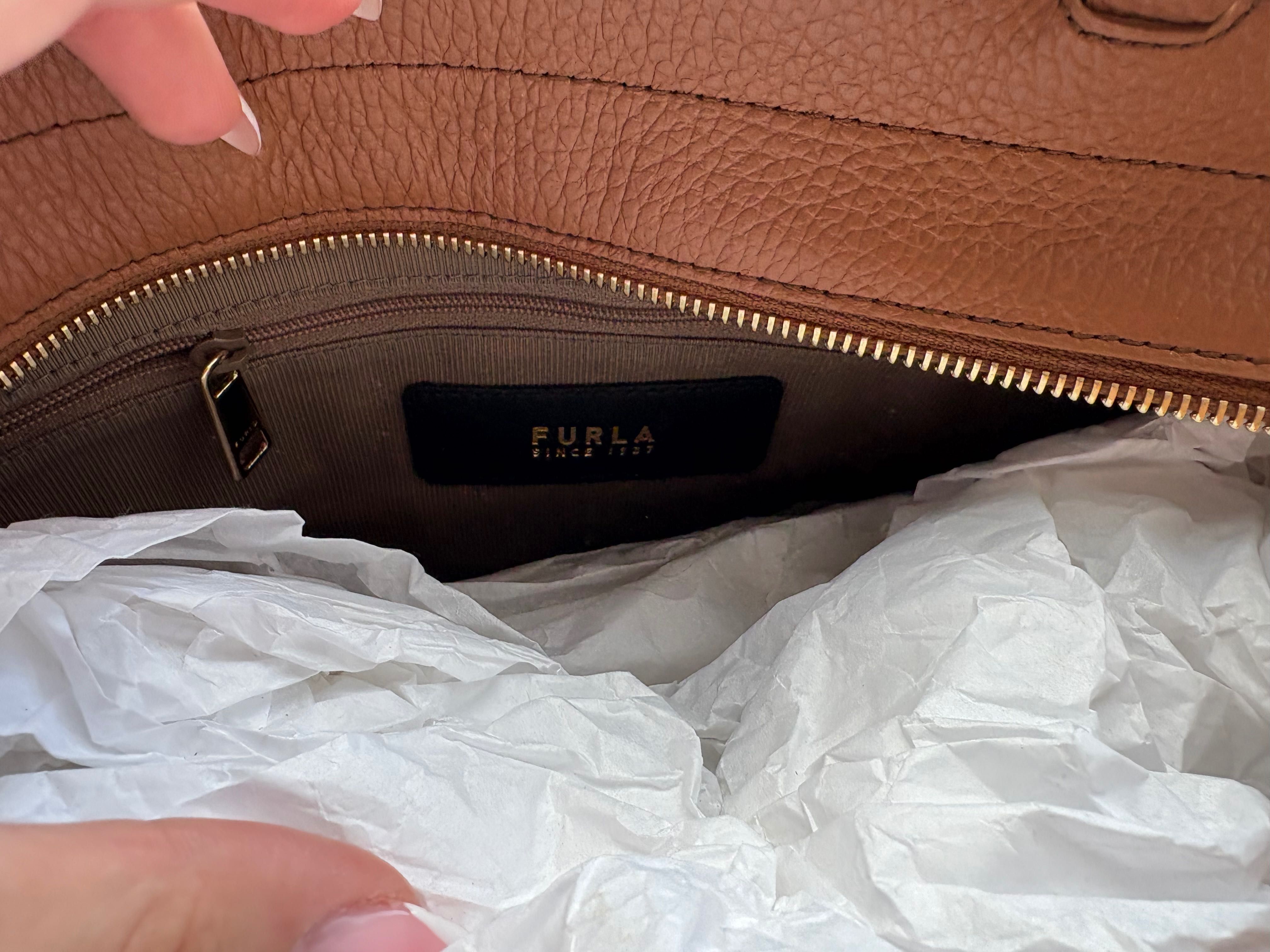 Чанта на Furla оригинална