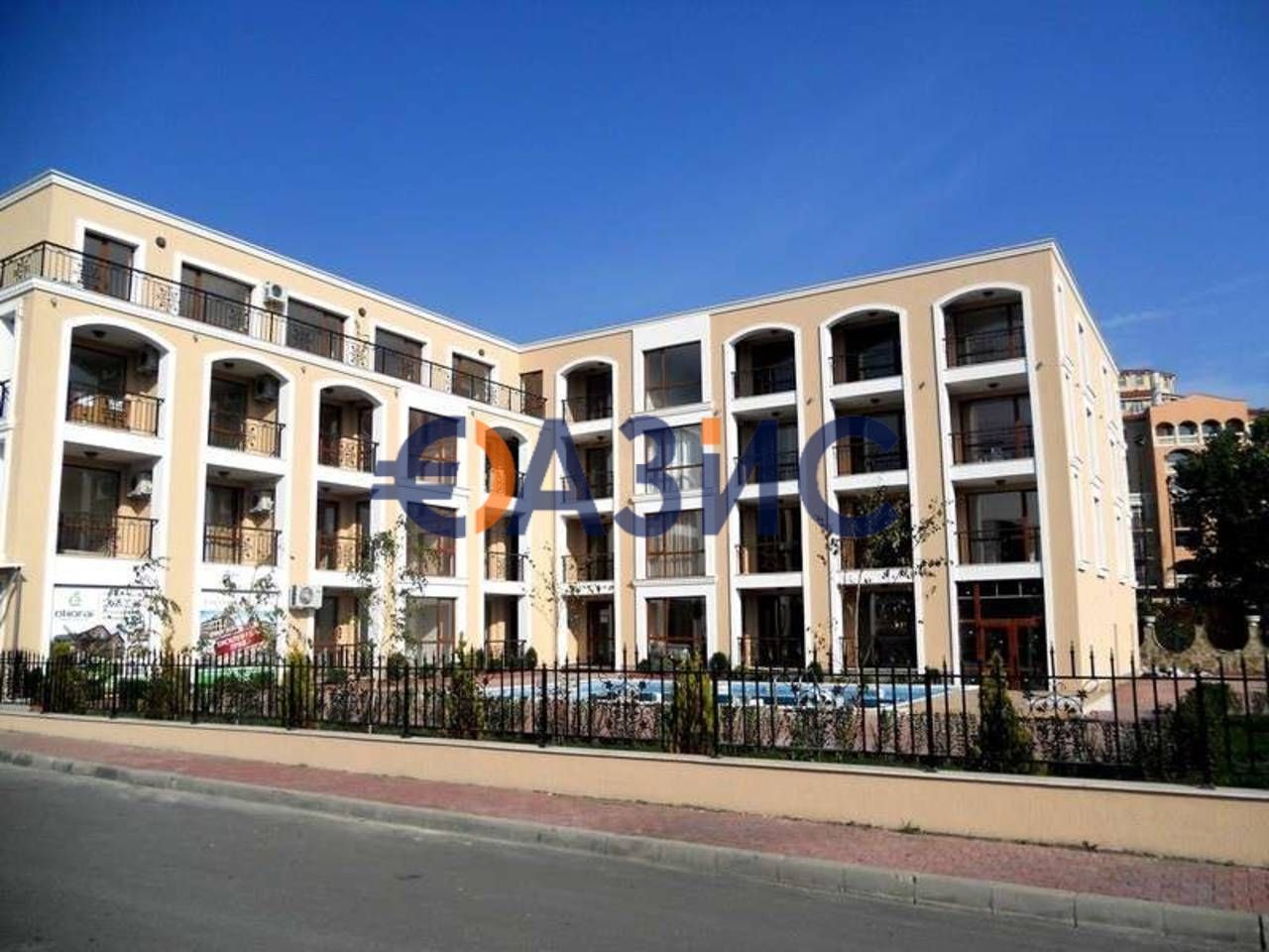 Продава се Едностаен апартамент в к.к. Елените - 25 кв.м за 1480 €/кв.м - Снимка #11