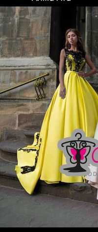Бальное платье 42-44 размер, жёлтого цвета  б/у