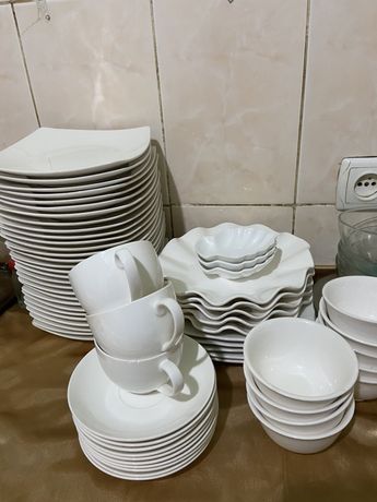 Оборудование , столы, посуда для кафе