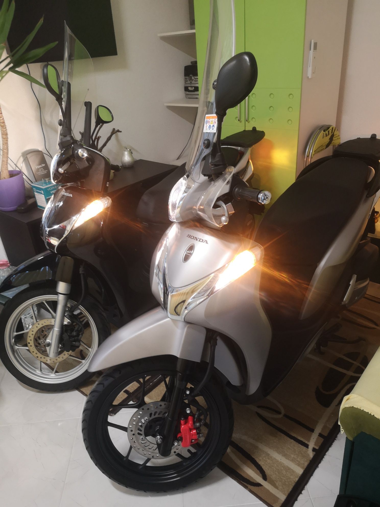 3бр Honda Sh125i, Sh150i ABS, start-stop sistem, Led.