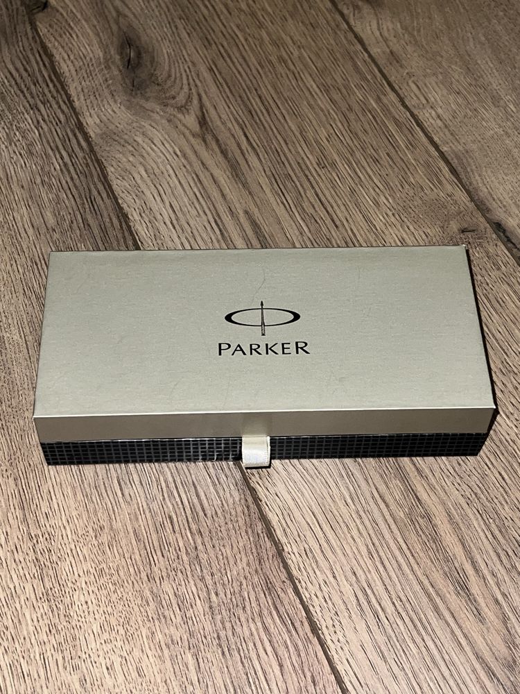Оригинальная ручка фирмы Parker