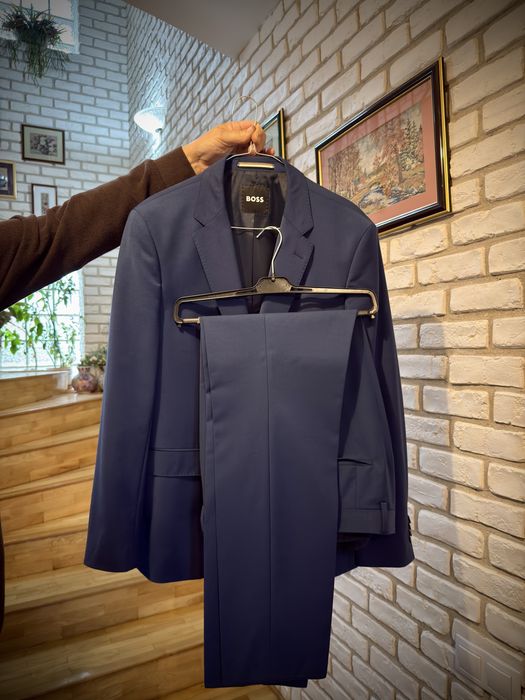 Costum barbatesc BOSS, original