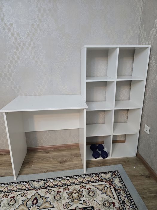 Парта и полка для книги