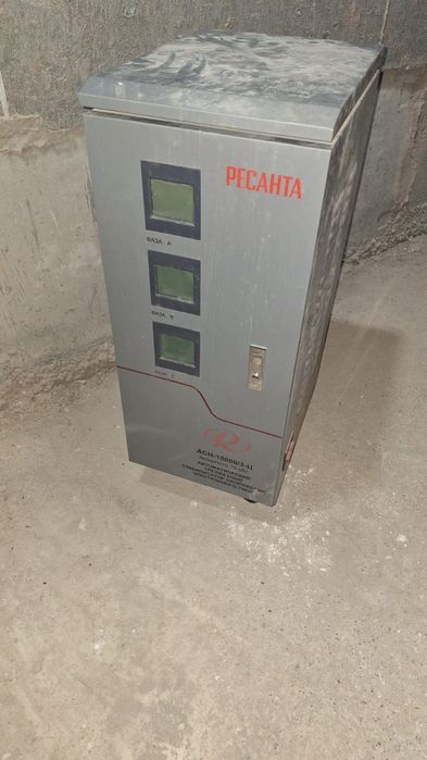 Продам стабилизатор высокого напряжении  3-шт идеальный состояние хоро