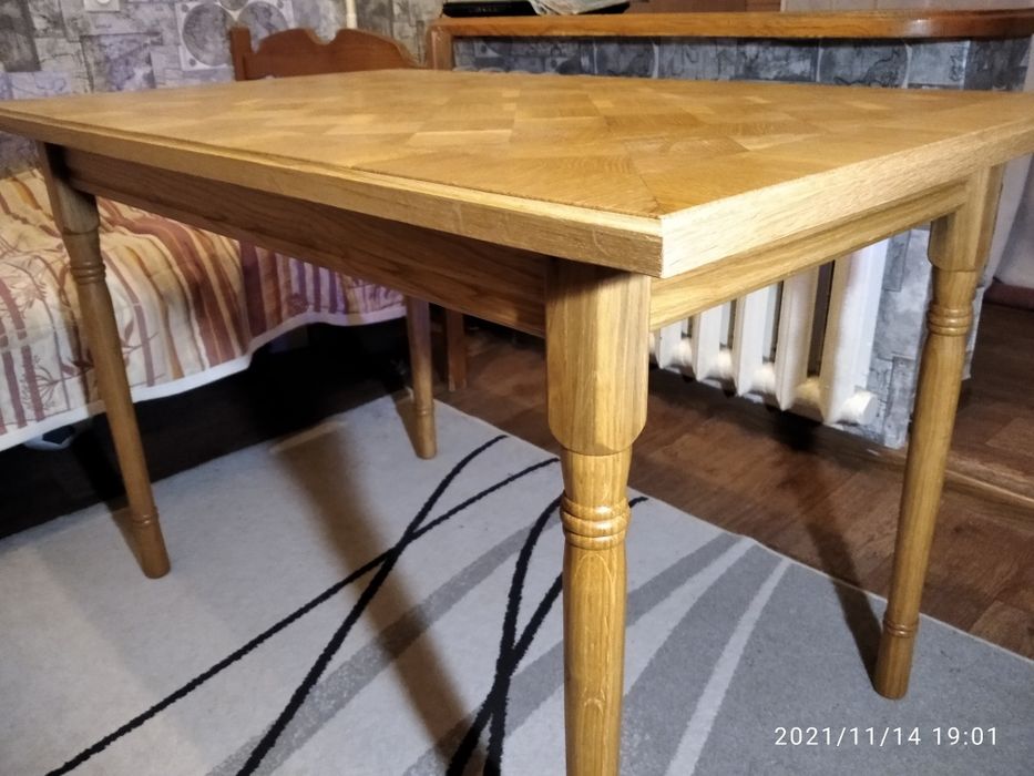 Продам кухонный стол из натурального дуба