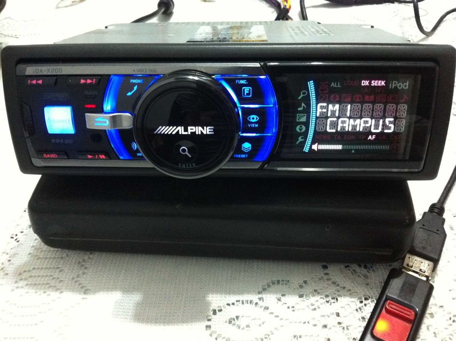 Player Alpine iDA-X300 /iDA-X200/IDA-X001/conectare iPod USB (statie